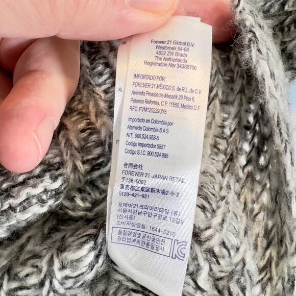 Forever 21 Cable Knit Sweater Woman's S 100% Acrylic Grey & Black w/ Jewel Neck - Picture 5 of 13